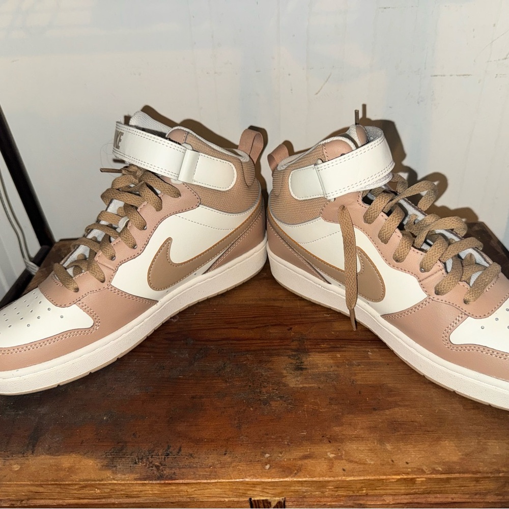 Nike Mid-Top Sneakers in Cream and Light Brown